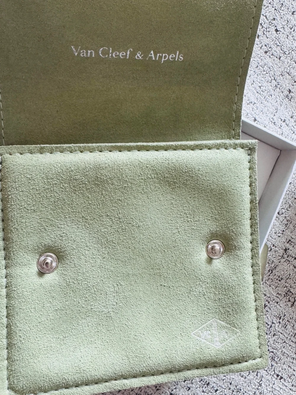 Authentic 💯Van Cleef & Arpels Green Suede Jewelry Pouch and box